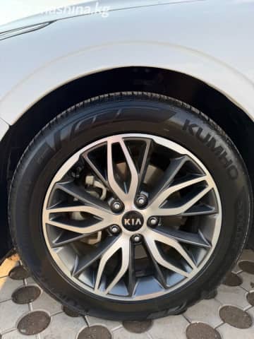 Kia K5 III LPi 2.0 AT