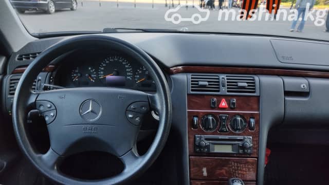 Mercedes-Benz E-Класс II (W210, S210) Рестайлинг 200 2.0 AT