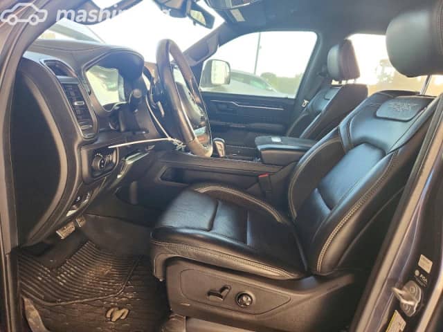 RAM 1500 V Quad Cab 5.7 AT 4WD