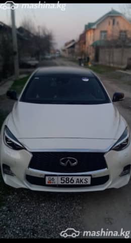 Infiniti Q30 2.0 AMT 4WD