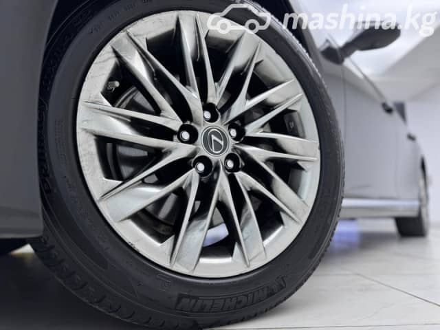 Lexus LS V 500 3.4 AT 4WD