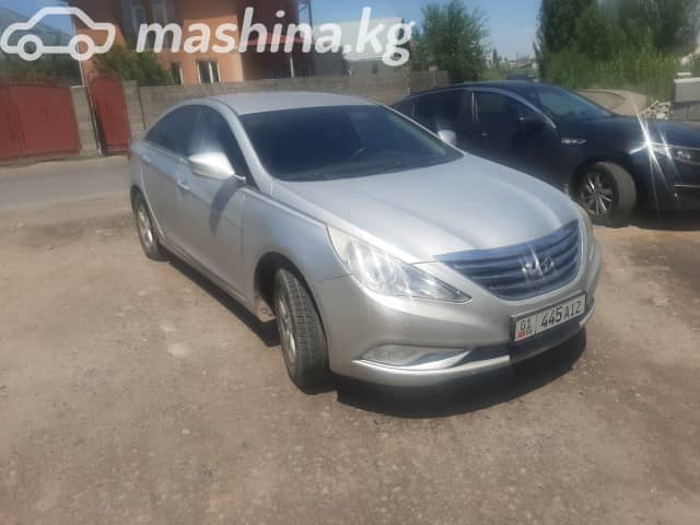 Hyundai Sonata VI (YF) 2.0 AT Газ