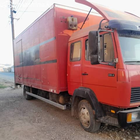 Mercedes-Benz 814