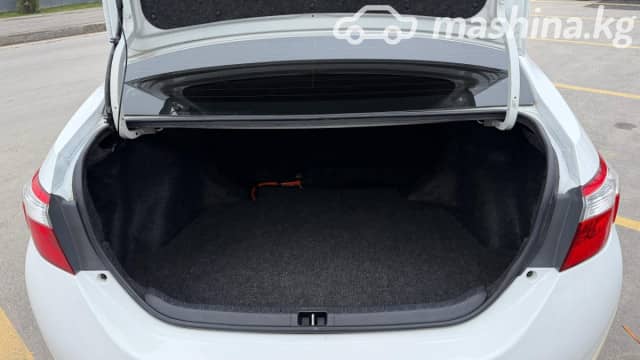 Toyota Corolla XI (E160, E170, E180) Рестайлинг 1 1.8 AT