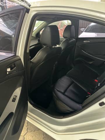 Hyundai Accent IV 1.4 CVT