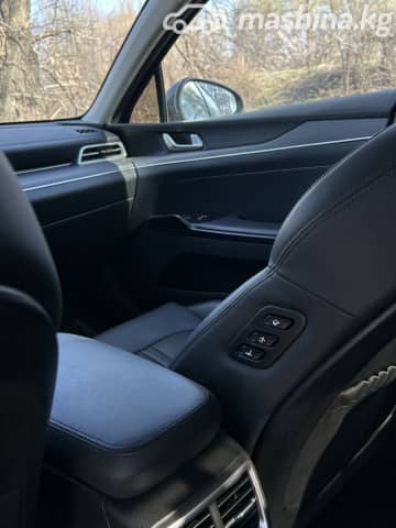 Kia K5 III 2.0 AT
