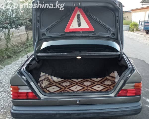 Mercedes-Benz W124 250 2.5d MT