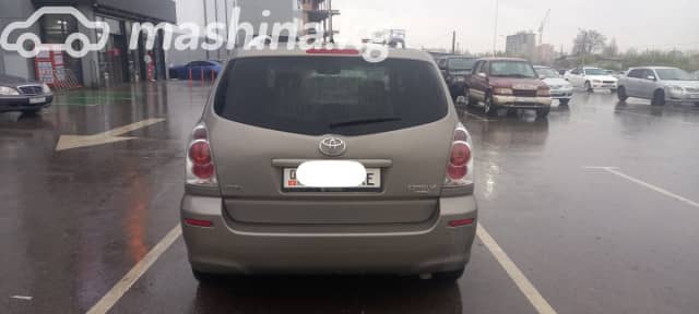 Toyota Corolla Verso I Рестайлинг 2.2d MT