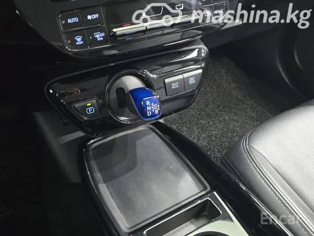 Toyota Prius IV Рестайлинг (XW50) 1.8hyb AT
