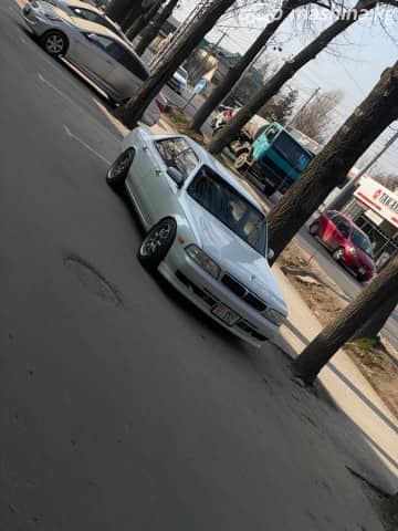 Nissan Laurel VII (C34) 2.5 AT