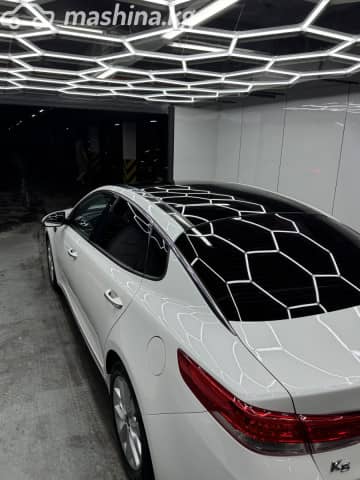Kia K5 II 2.0 AT