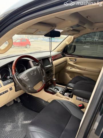 Lexus LX III 570 5.7 AT 4WD