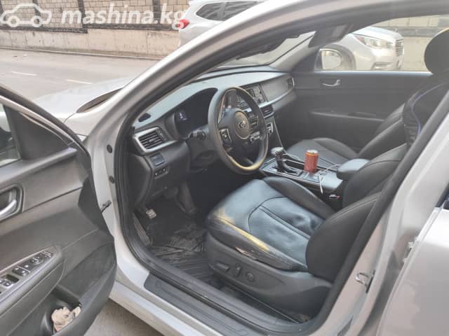 Kia K5 II 2.0 AT