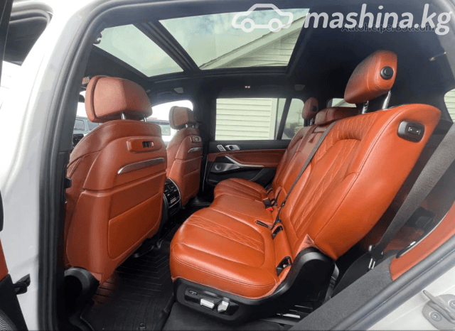 BMW X7 I (G07) Рестайлинг M60i 4.4 AT 4WD