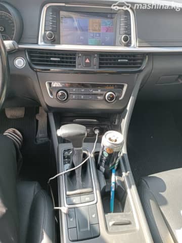 Kia K5 II 2.0 AT