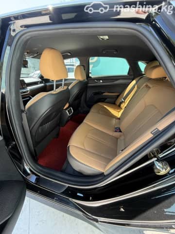 Kia K5 III 1.6 AT