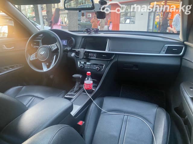 Kia K5 II 2.0 AT