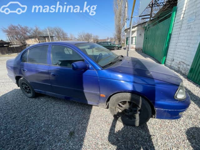 Toyota Avensis I 1.6 MT