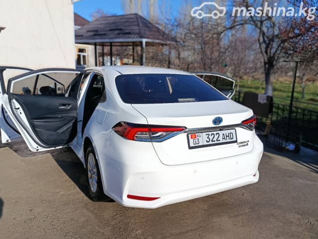 Toyota Corolla XI (E160, E170, E180) Рестайлинг 1 1.8hyb CVT
