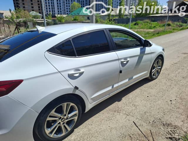 Hyundai Avante VI 1.6 AT