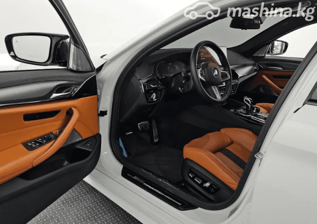 BMW M5 VI (F90) Рестайлинг 4.4 AT 4WD