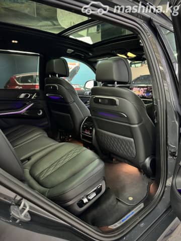 BMW X7 I (G07) Рестайлинг M60i 4.4 AT 4WD