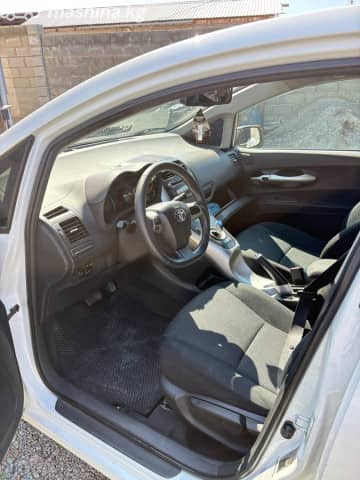 Toyota Auris I Рестайлинг 1.8hyb CVT