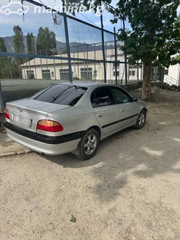 Toyota Avensis I Рестайлинг 1.6 MT