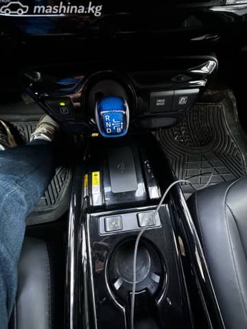 Toyota Prius IV Рестайлинг (XW50) 1.8hyb AT 4WD