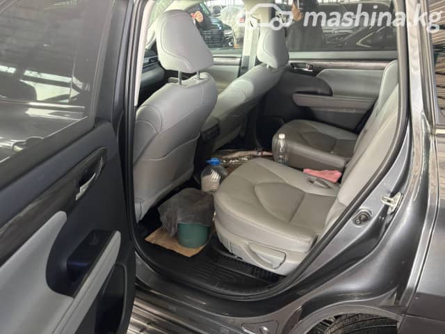 Toyota Highlander IV (U70) 2.5hyb AT 4WD