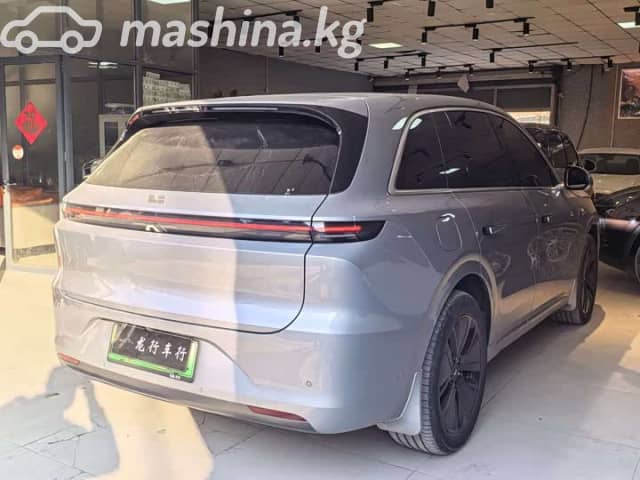 LiXiang L6 1.5hyb AT 4WD