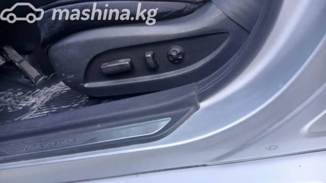 Hyundai Sonata VI (YF) 2.0 AT Газ