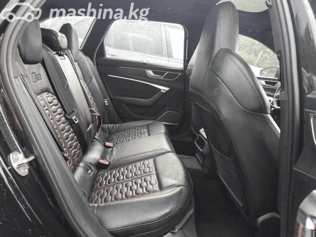 Audi RS 6 IV (C8) 4.0 AT 4WD