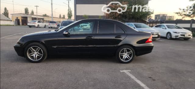 Mercedes-Benz C-Класс II (W203) 240 2.6 AT
