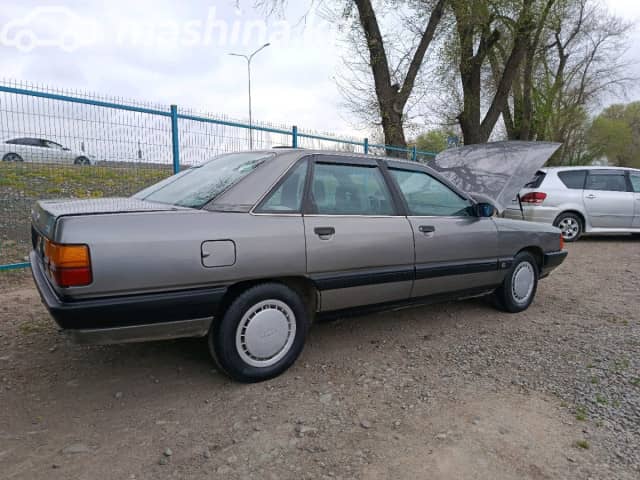 Audi 100 III (C3) Рестайлинг 2.2 MT