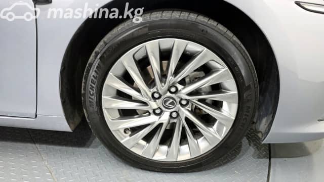 Lexus ES VII Рестайлинг 300h 2.5hyb CVT