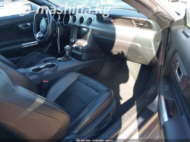 Ford Mustang VI Рестайлинг 2.3 AT