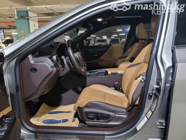 Lexus ES VII 300h 2.5hyb CVT