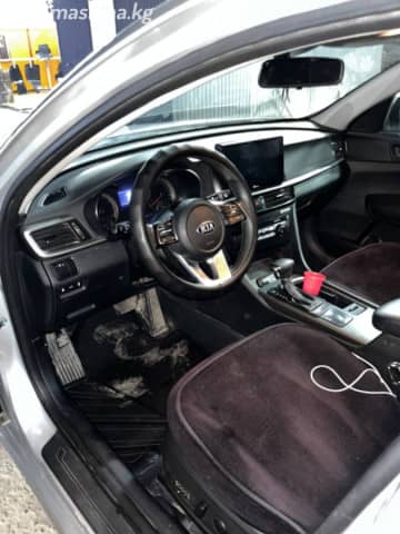 Kia K5 II 2.0 AT