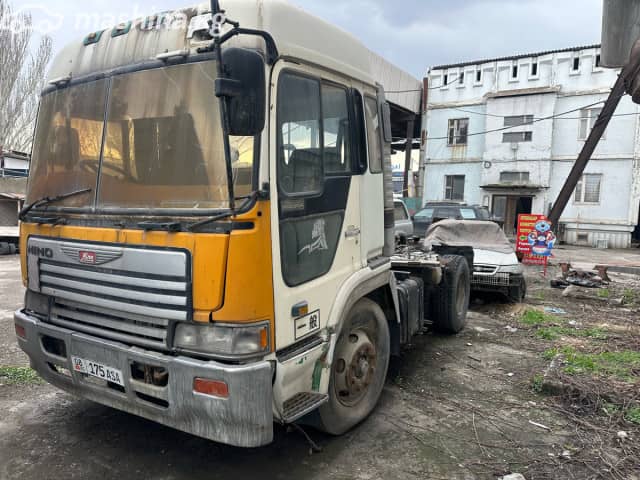 Hino 700