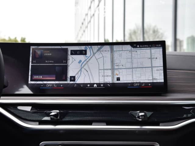 BMW X7 I (G07) Рестайлинг 40i 3.0 AT 4WD
