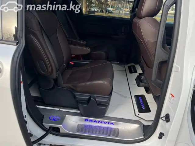 Toyota Granvia XL40 (China Market) 2.5hyb AT