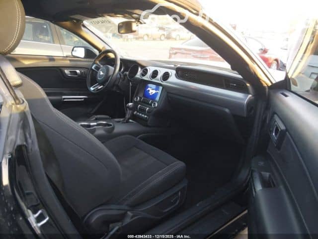 Ford Mustang VI Рестайлинг 2.3 AT