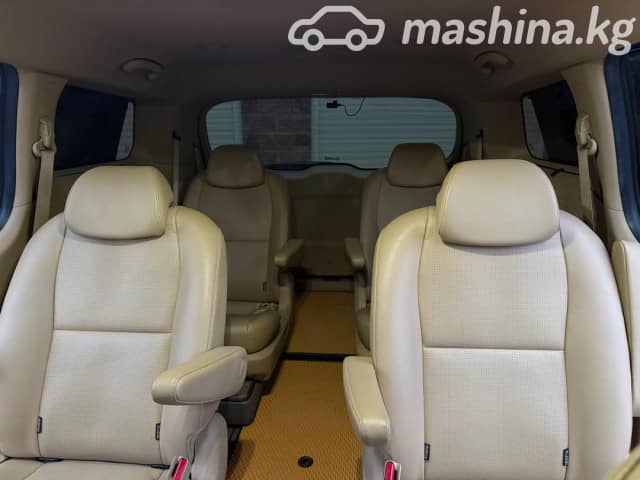 Kia Carnival III 2.2d AT