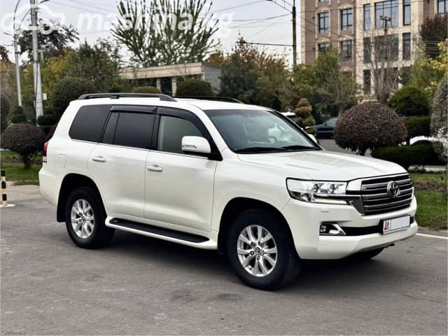 Toyota Land Cruiser 200 Series Рестайлинг 2 4.6 AT 4WD