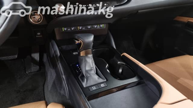 Lexus ES VII Рестайлинг 300h 2.5hyb CVT