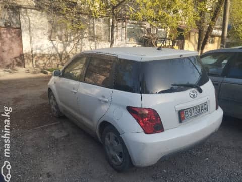 Toyota Ist I 1.3 AT