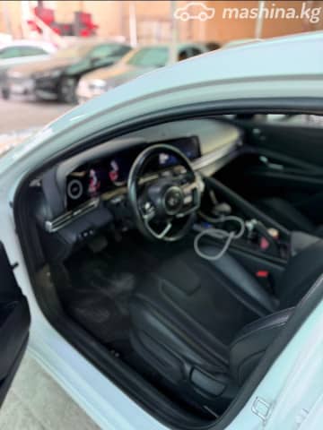 Hyundai Avante VII 1.6 AT