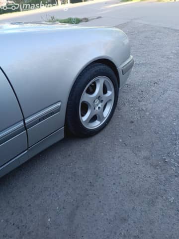 Mercedes-Benz E-Класс II (W210, S210) Рестайлинг 240 2.6 AT