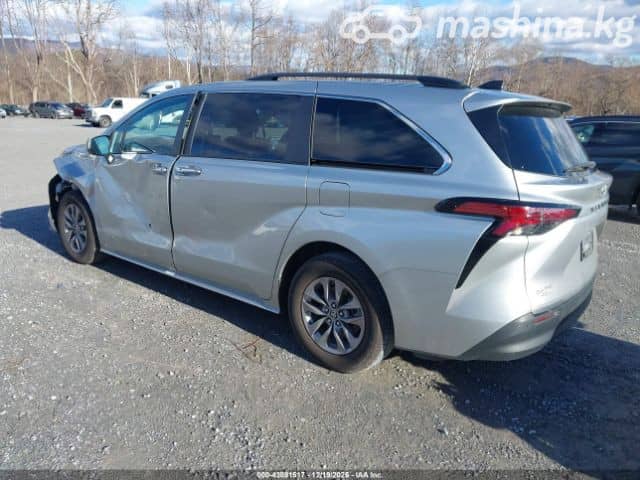 Toyota Sienna IV 2.5hyb AT